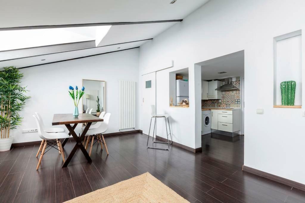 Modern Top Floor Loft At Malasana'S Heart Madrid Esterno foto