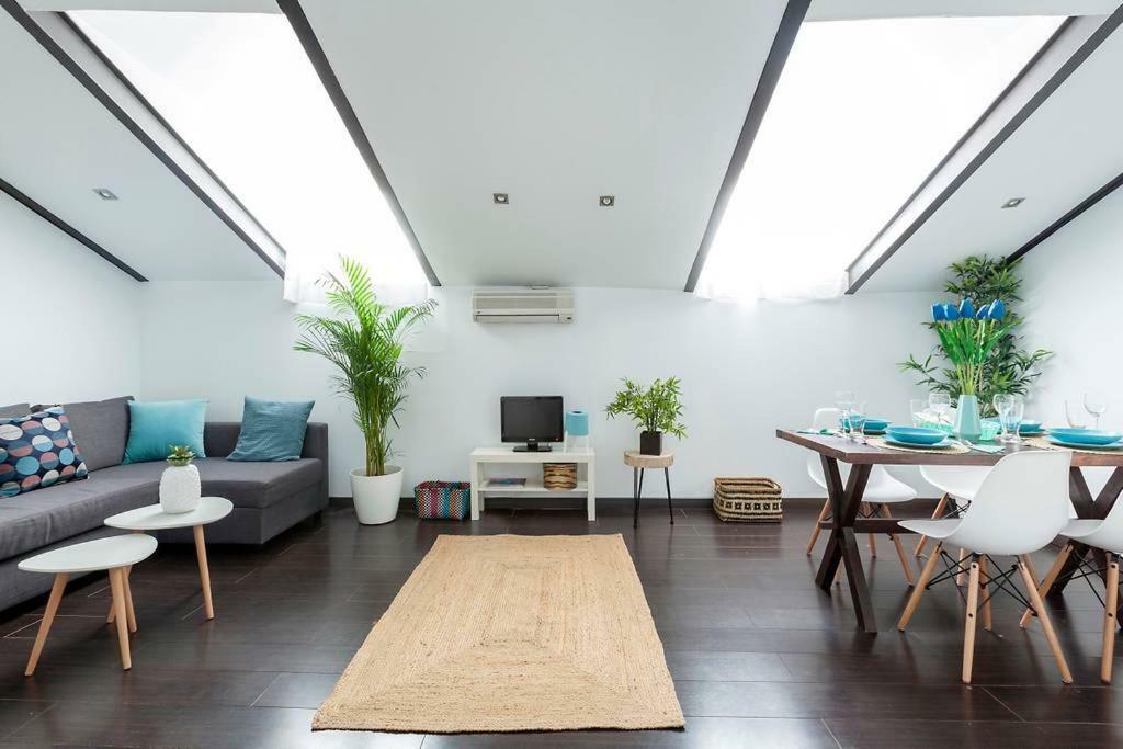 Modern Top Floor Loft At Malasana'S Heart Madrid Esterno foto